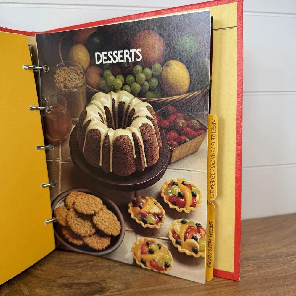 Betty Crocker Cookbook Revised 1978 Binder Granny Cottagecore Rustic Kitchen Vtg